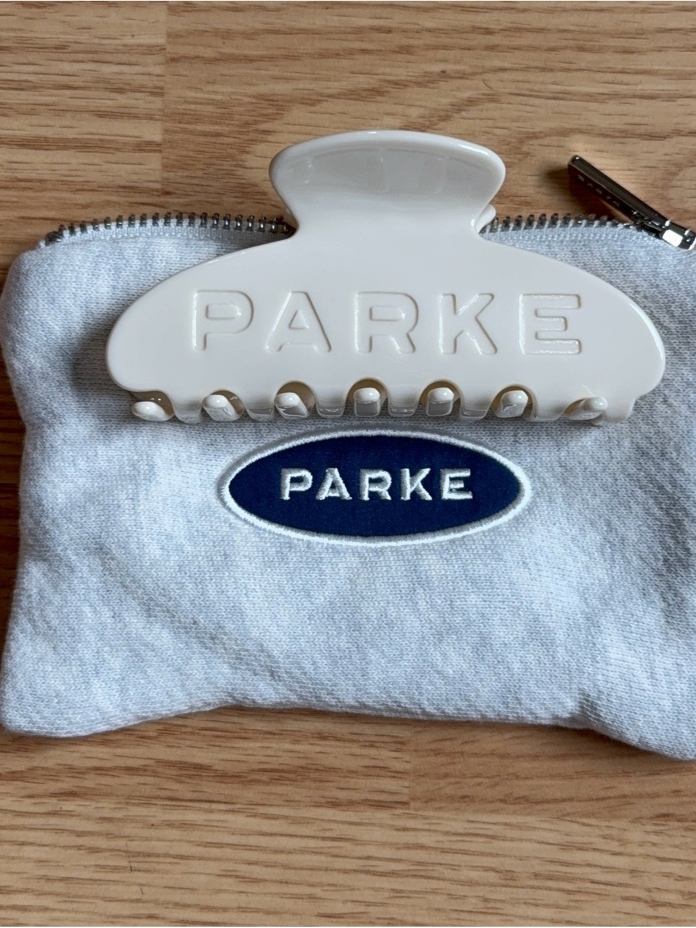 PARKE Claw Clip in Cream Brand New with Pouch